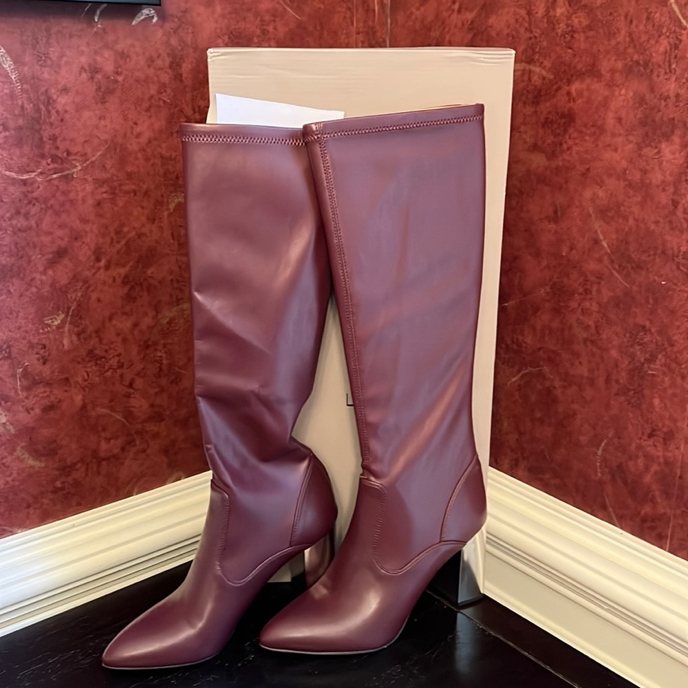 RESERVED/SOLD******knee High Boots in Burgundy Size 10 M